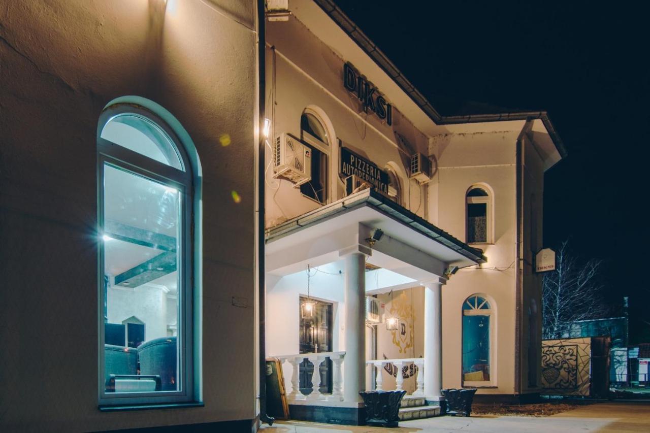 Apartmani Diksi ซเรนยานิน ภายนอก รูปภาพ