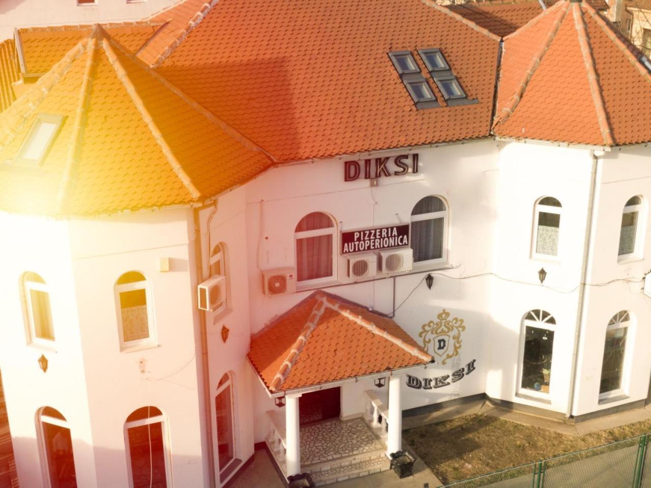 Apartmani Diksi ซเรนยานิน ภายนอก รูปภาพ