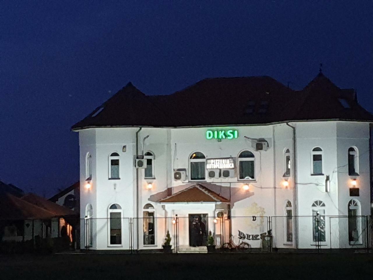 Apartmani Diksi ซเรนยานิน ภายนอก รูปภาพ