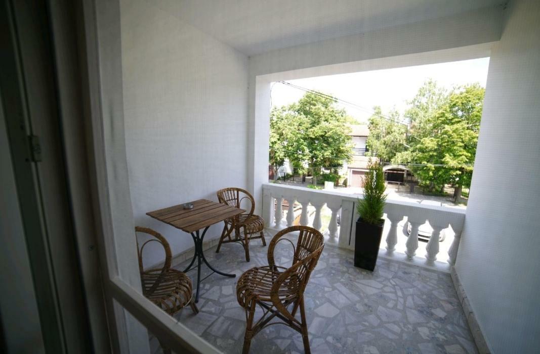 Apartmani Diksi ซเรนยานิน ภายนอก รูปภาพ