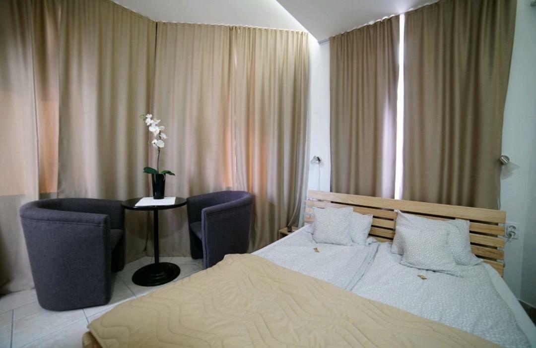 Apartmani Diksi ซเรนยานิน ภายนอก รูปภาพ