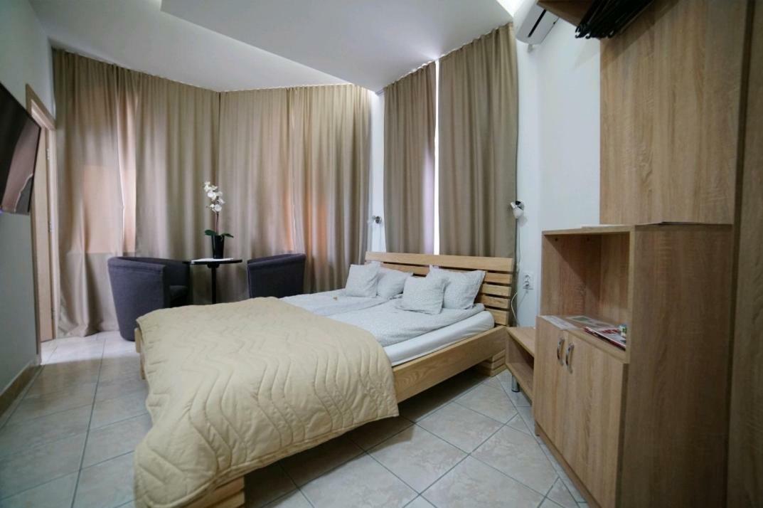 Apartmani Diksi ซเรนยานิน ภายนอก รูปภาพ
