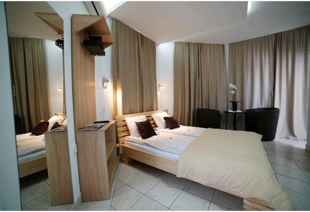 Apartmani Diksi ซเรนยานิน ภายนอก รูปภาพ
