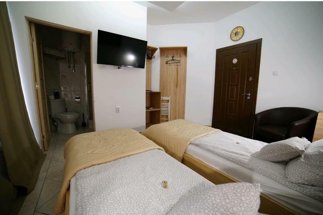 Apartmani Diksi ซเรนยานิน ภายนอก รูปภาพ